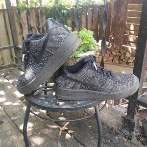 Nike Air 'Oreo' Flyknit Sneakers
